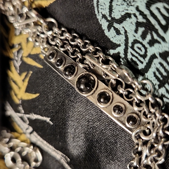 Paparazzi Black & Silver bracelet - Picture 1 of 3